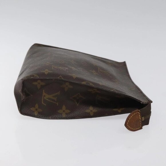 LOUIS VUITTON Monogram Poche Toilette 26 Pouch - Picture 3 of 16